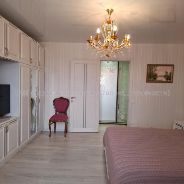 Сдам квартиру, Науки просп. , 2  ком., 55 м², капитальный ремонт 