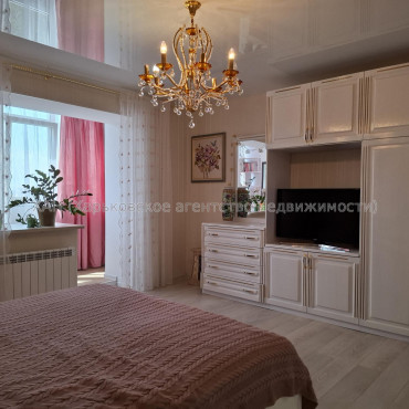 Сдам квартиру, Науки просп. , 2  ком., 55 м², капитальный ремонт 