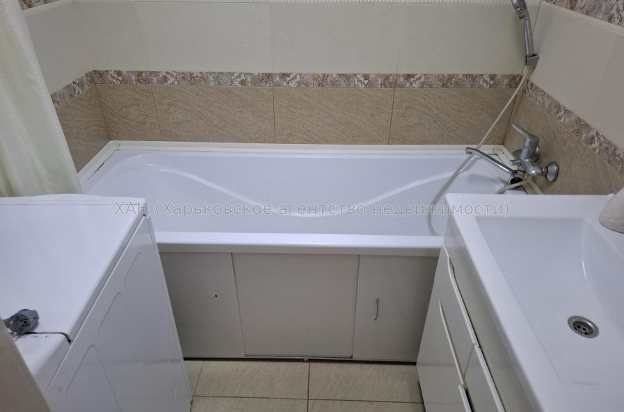 Сдам квартиру, Науки просп. , 2  ком., 55 м², капитальный ремонт 