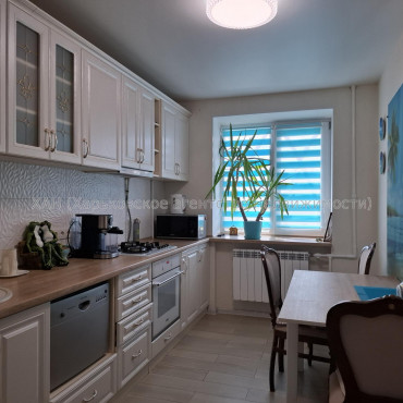 Сдам квартиру, Науки просп. , 2  ком., 55 м², капитальный ремонт 