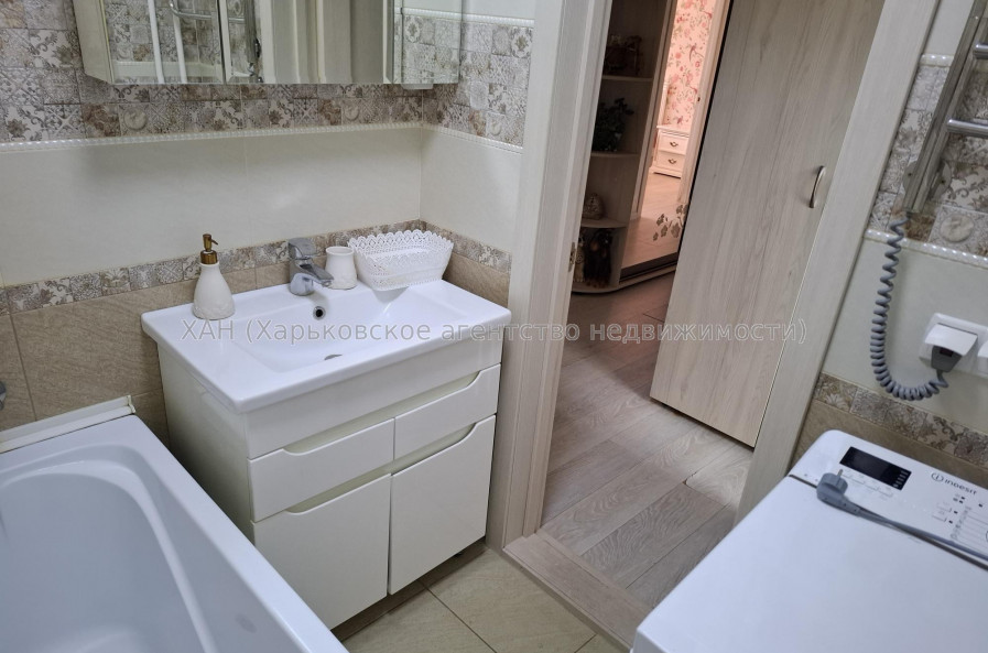Сдам квартиру, Науки просп. , 2  ком., 55 м², капитальный ремонт 