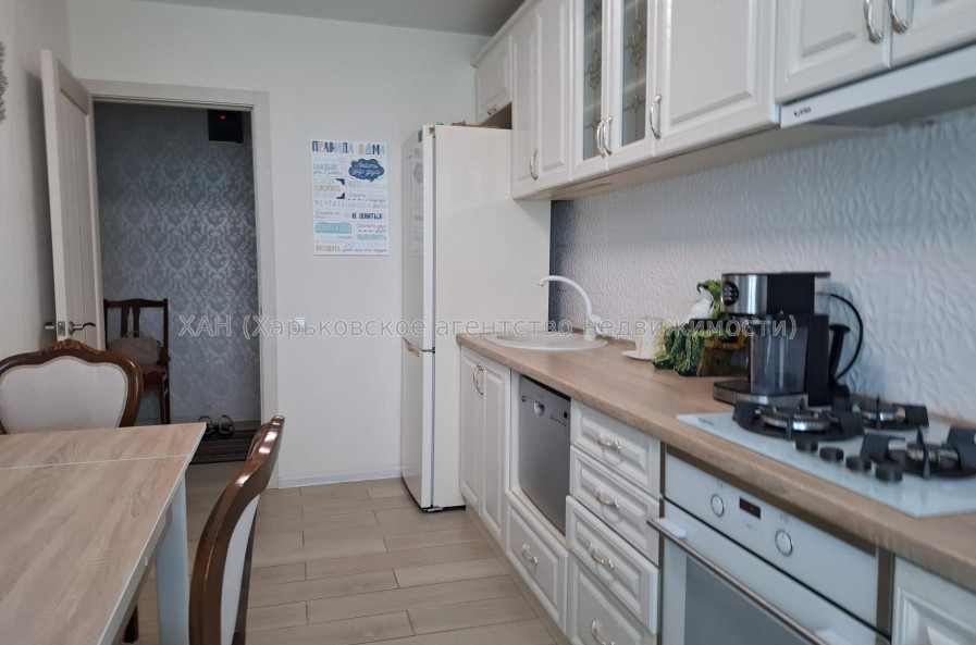 Сдам квартиру, Науки просп. , 2  ком., 55 м², капитальный ремонт 