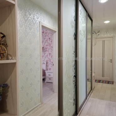 Сдам квартиру, Науки просп. , 2  ком., 55 м², капитальный ремонт 