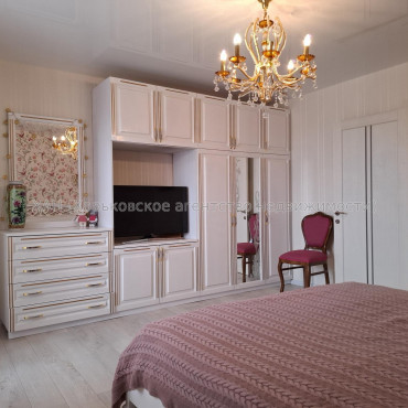 Сдам квартиру, Науки просп. , 2  ком., 55 м², капитальный ремонт 