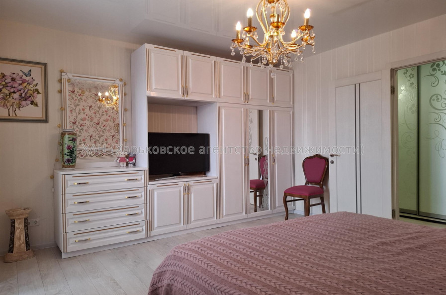 Сдам квартиру, Науки просп. , 2  ком., 55 м², капитальный ремонт 