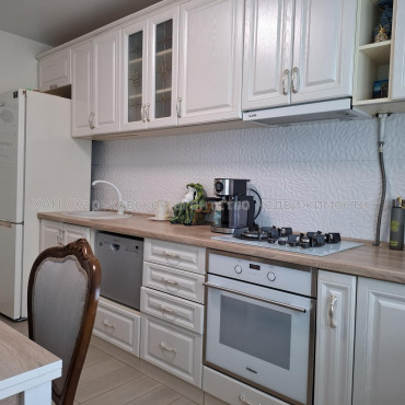Сдам квартиру, Науки просп. , 2  ком., 55 м², капитальный ремонт 