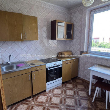Продам квартиру, Леся Сердюка ул. , 2  ком., 50 м², косметический ремонт 