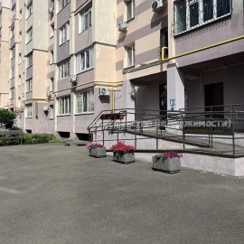 Продам квартиру, Ньютона ул. , 1 кім., 46 м², капитальный ремонт