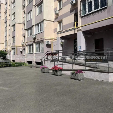 Продам квартиру, Ньютона ул. , 1  ком., 46 м², капитальный ремонт 