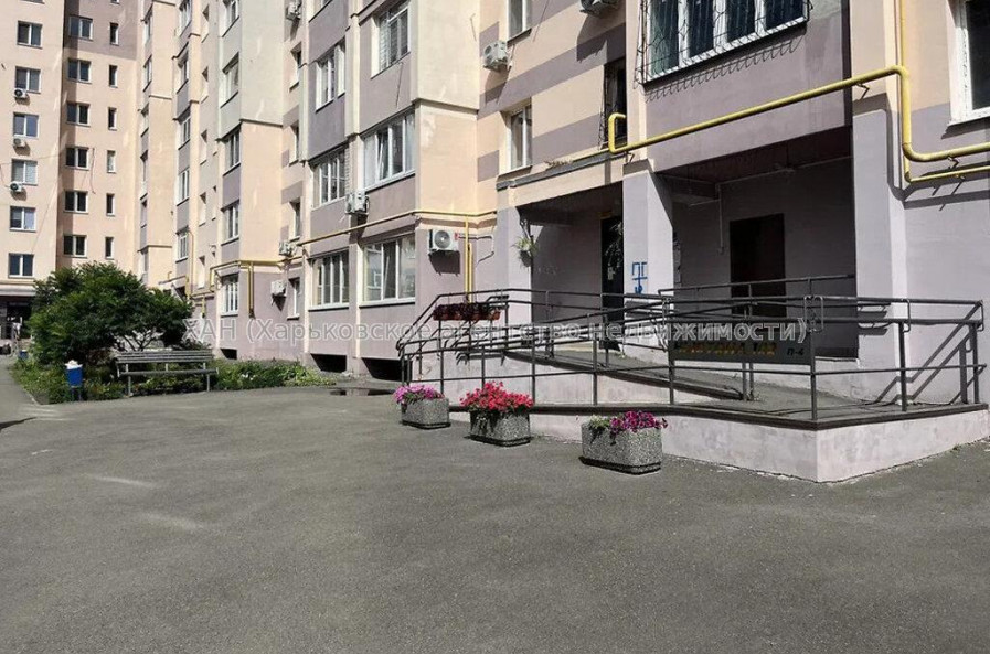 Продам квартиру, Ньютона ул. , 1  ком., 46 м², капитальный ремонт 