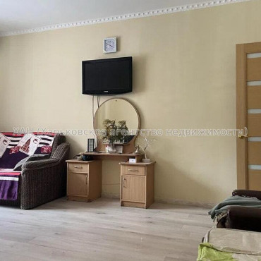 Продам квартиру, Ньютона ул. , 1  ком., 46 м², капитальный ремонт 