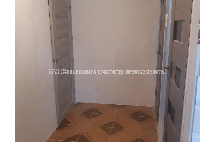 Продам квартиру, Натальи Ужвий ул. , 3  ком., 69.10 м², капитальный ремонт 