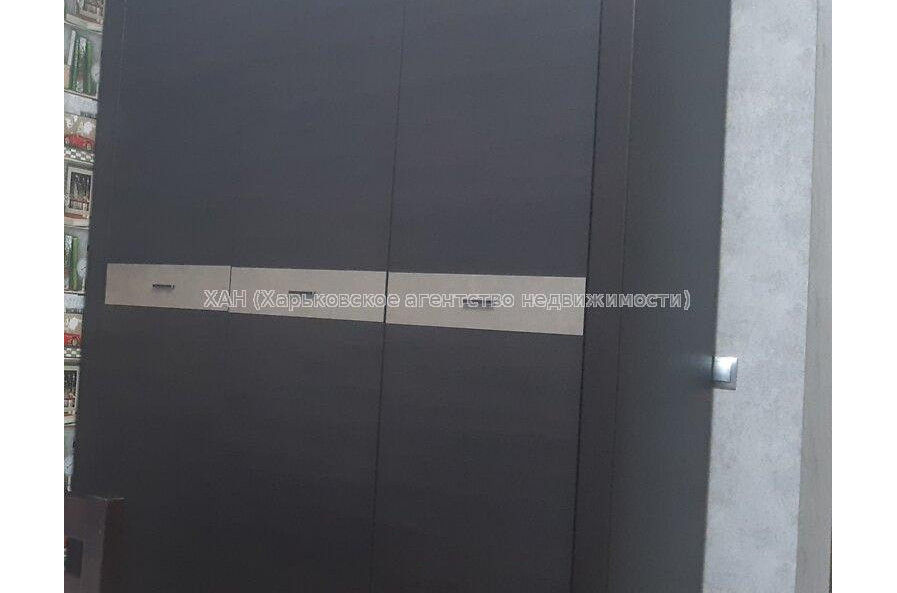 Продам квартиру, Натальи Ужвий ул. , 3  ком., 69.10 м², капитальный ремонт 