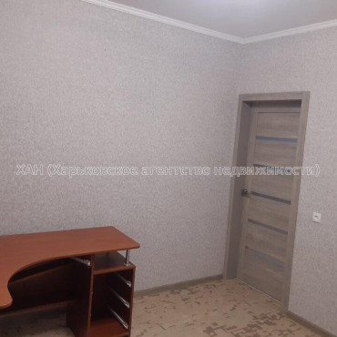Продам квартиру, Натальи Ужвий ул. , 3  ком., 69.10 м², капитальный ремонт 