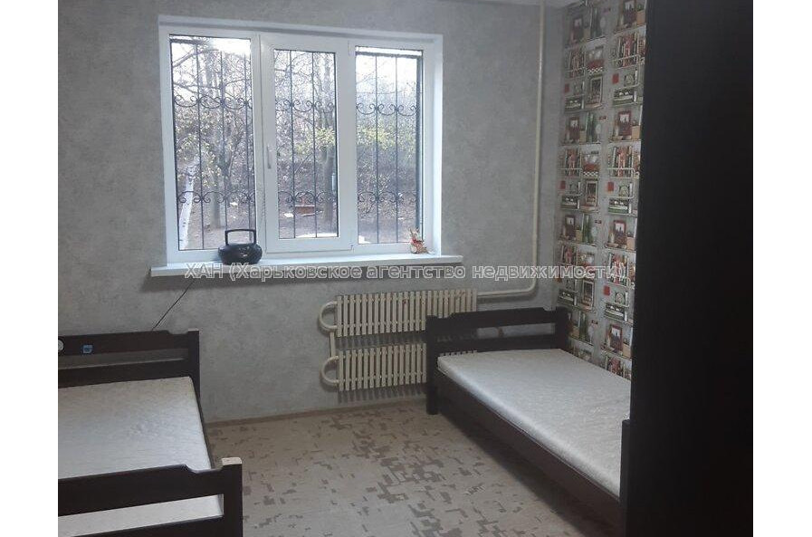 Продам квартиру, Натальи Ужвий ул. , 3  ком., 69.10 м², капитальный ремонт 