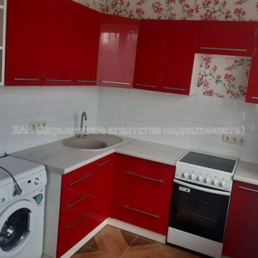 Продам квартиру, Натальи Ужвий ул. , 3  ком., 69.10 м², капитальный ремонт 