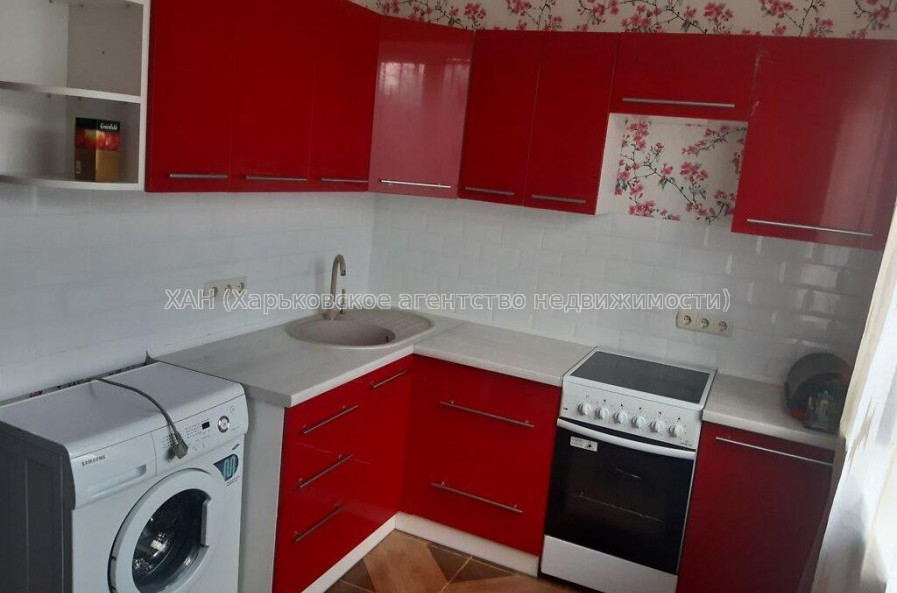 Продам квартиру, Натальи Ужвий ул. , 3  ком., 69.10 м², капитальный ремонт 