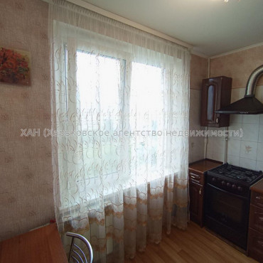 Продам квартиру, Академика Павлова ул. , 1  ком., 33 м², частичный ремонт 