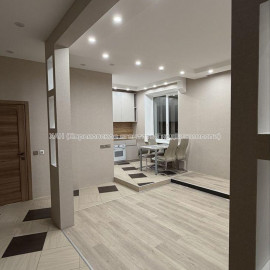Продам квартиру, Москалёвская ул. , 2  ком., 65 м², евроремонт