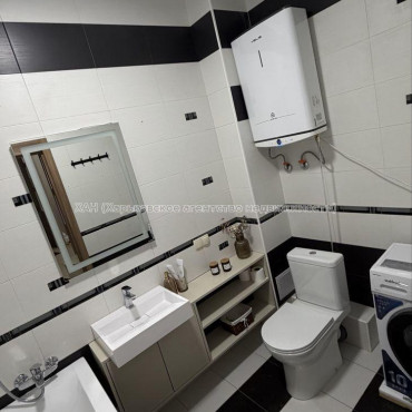 Продам квартиру, Москалёвская ул. , 2  ком., 65 м², евроремонт 