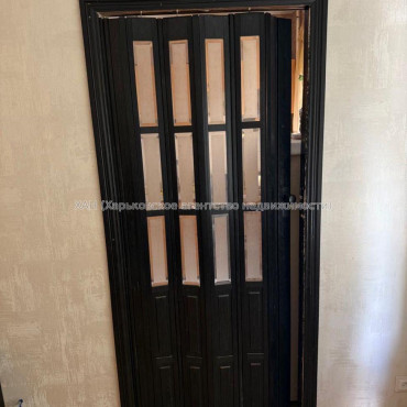 Продам квартиру, Гвардейцев Широнинцев ул. , 3  ком., 66 м², косметический ремонт 