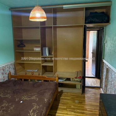 Продам квартиру, Гвардейцев Широнинцев ул. , 3  ком., 66 м², косметический ремонт 