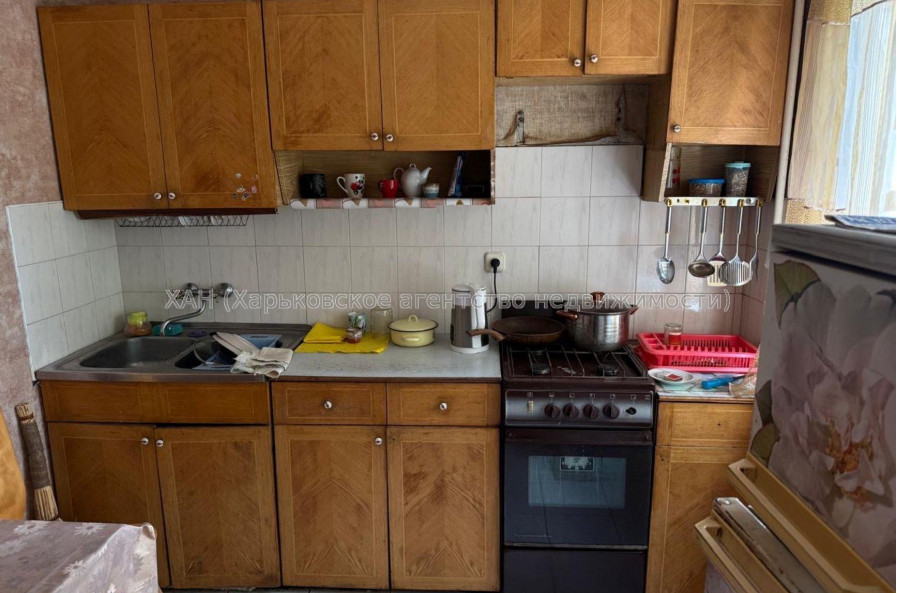 Продам квартиру, Гвардейцев Широнинцев ул. , 3  ком., 66 м², косметический ремонт 