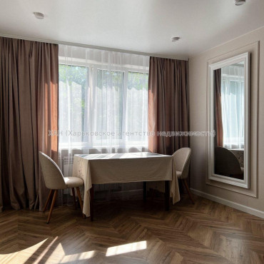 Продам квартиру, Владислава Зубенко ул. , 3  ком., 61 м², авторский дизайн 