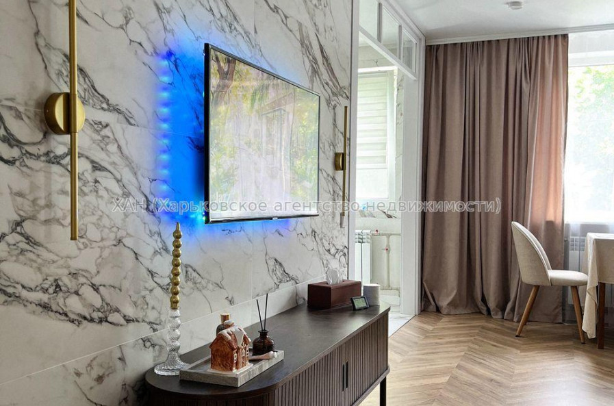 Продам квартиру, Владислава Зубенко ул. , 3  ком., 61 м², авторский дизайн 