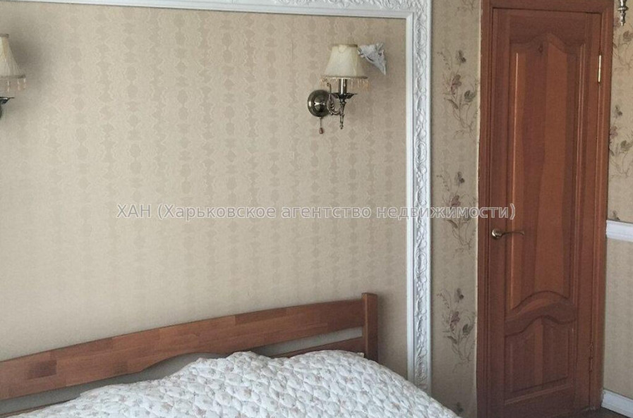 Продам квартиру, Золочевская ул. , 2  ком., 55 м², косметический ремонт 