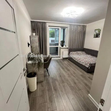 Продам квартиру, Лисаветинская ул. , 2  ком., 52.30 м², евроремонт 