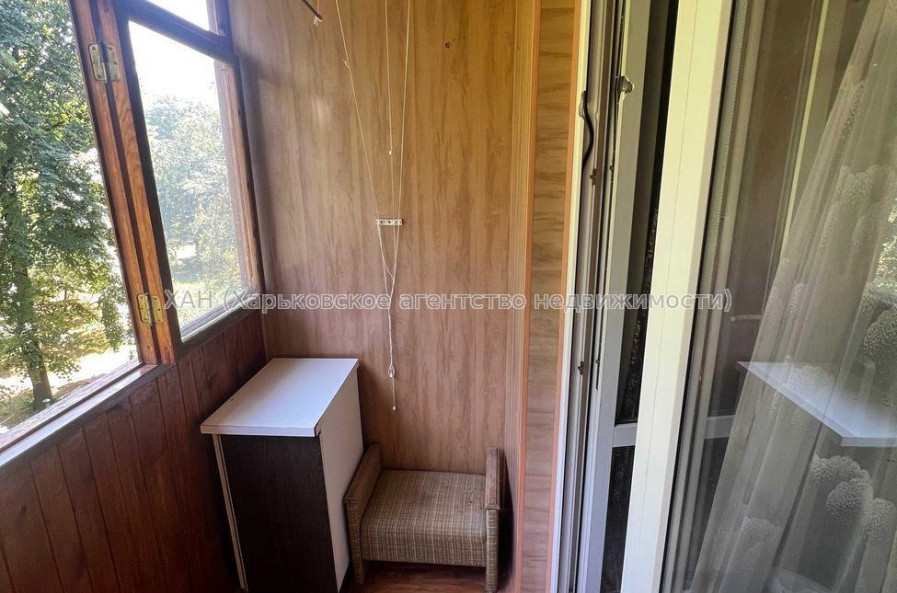 Продам квартиру, Гвардейцев Широнинцев ул. , 3  ком., 68 м², косметический ремонт 
