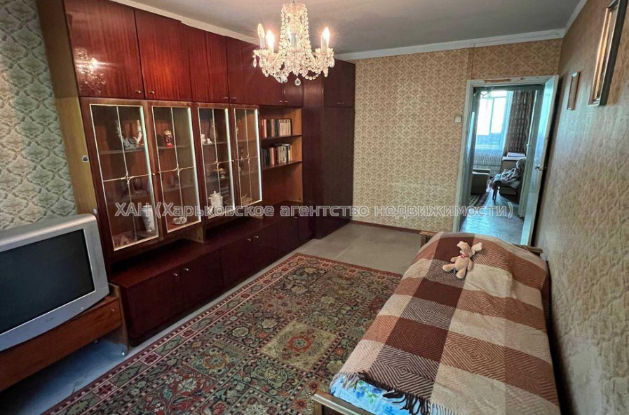 Продам квартиру, Гвардейцев Широнинцев ул. , 3  ком., 68 м², косметический ремонт 