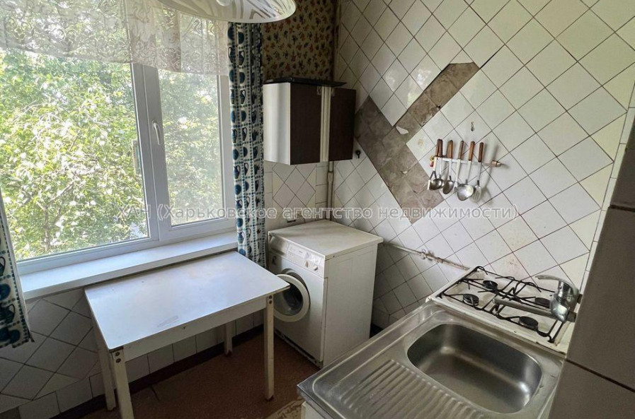 Продам квартиру, Гвардейцев Широнинцев ул. , 3  ком., 68 м², косметический ремонт 