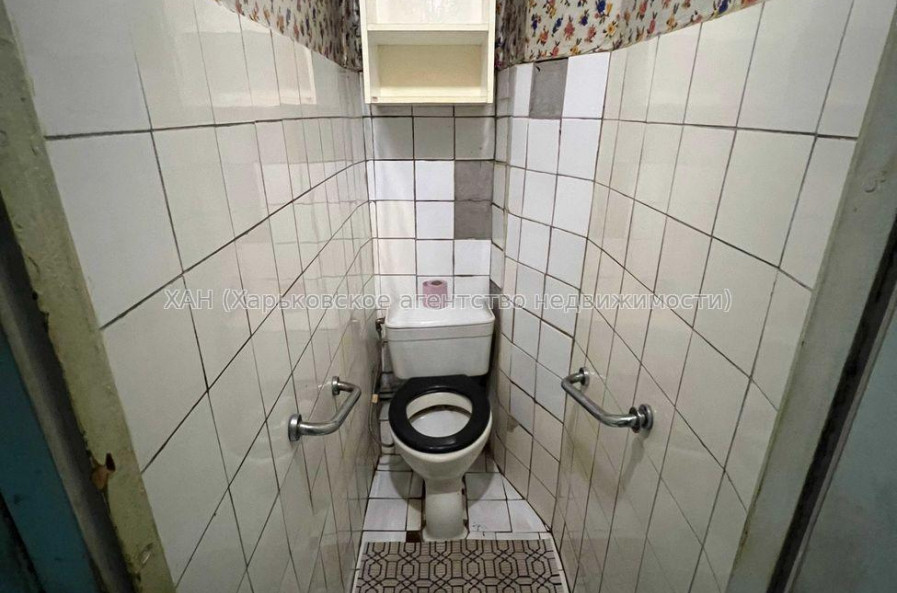 Продам квартиру, Гвардейцев Широнинцев ул. , 3  ком., 68 м², косметический ремонт 
