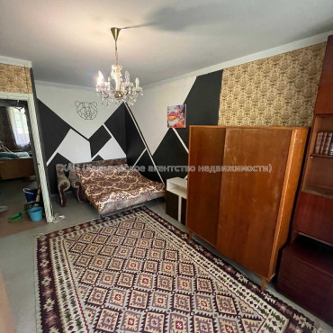 Продам квартиру, Гвардейцев Широнинцев ул. , 3  ком., 68 м², косметический ремонт 