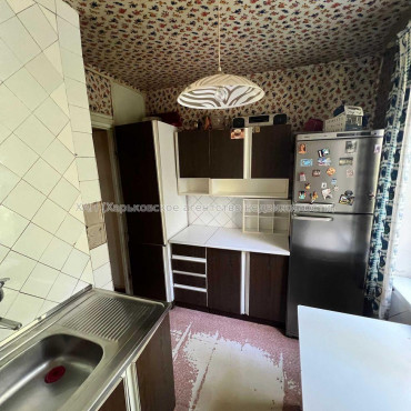 Продам квартиру, Гвардейцев Широнинцев ул. , 3  ком., 68 м², косметический ремонт 
