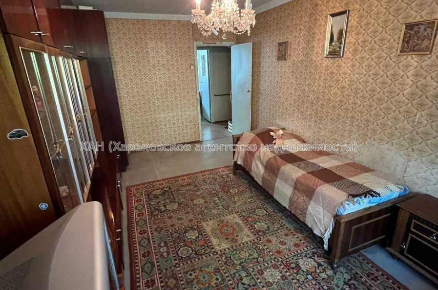Продам квартиру, Гвардейцев Широнинцев ул. , 3  ком., 68 м², косметический ремонт 