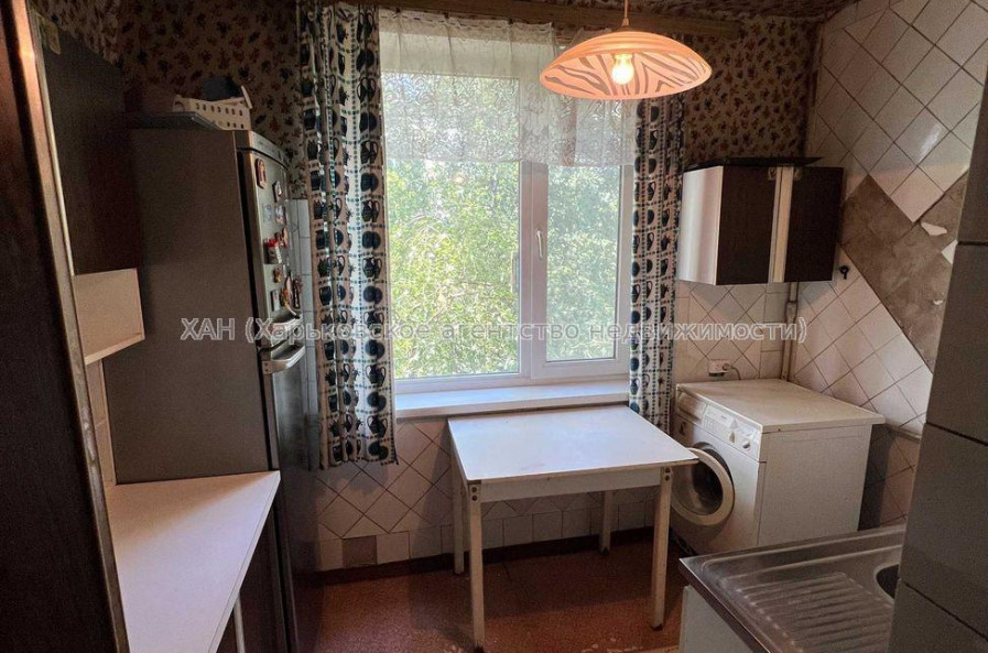 Продам квартиру, Гвардейцев Широнинцев ул. , 3  ком., 68 м², косметический ремонт 