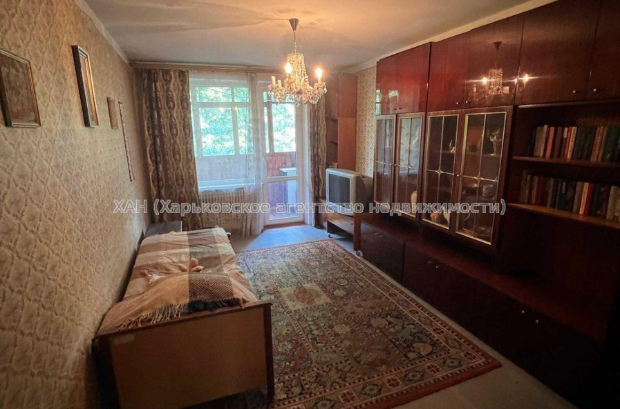 Продам квартиру, Гвардейцев Широнинцев ул. , 3  ком., 68 м², косметический ремонт 