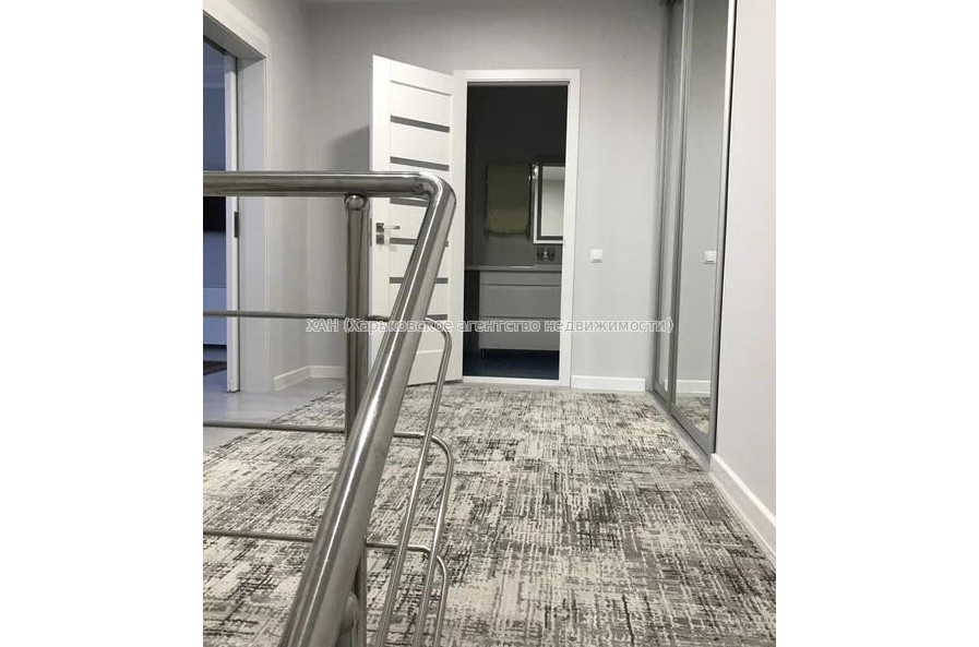 Продам квартиру, Молочная ул. , 2 кім., 95 м², авторский дизайн 