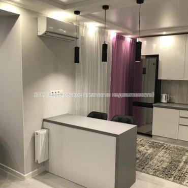 Продам квартиру, Молочная ул. , 2 кім., 95 м², авторский дизайн 