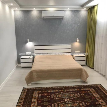 Продам квартиру, Молочная ул. , 2 кім., 95 м², авторский дизайн 