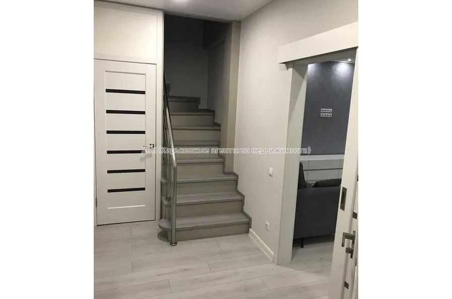Продам квартиру, Молочная ул. , 2 кім., 95 м², авторский дизайн 