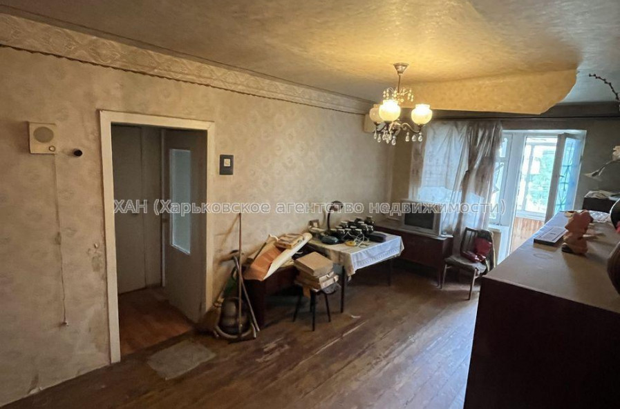 Продам квартиру, 23 Августа ул. , 3 кім., 56 м², советский ремонт 