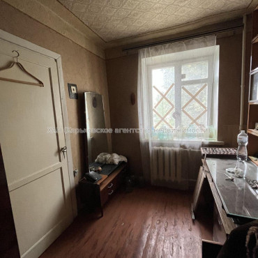 Продам квартиру, 23 Августа ул. , 3 кім., 56 м², советский ремонт 