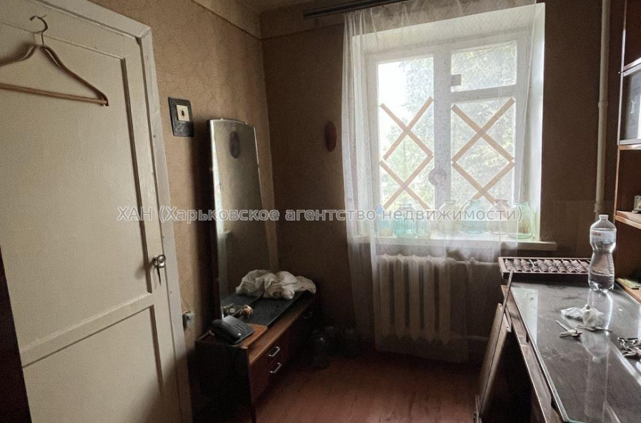 Продам квартиру, 23 Августа ул. , 3 кім., 56 м², советский ремонт 