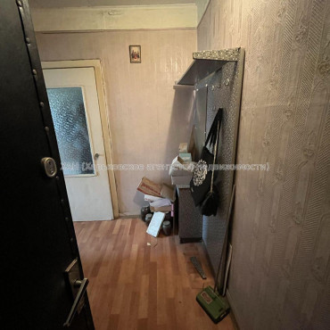 Продам квартиру, 23 Августа ул. , 3 кім., 56 м², советский ремонт 