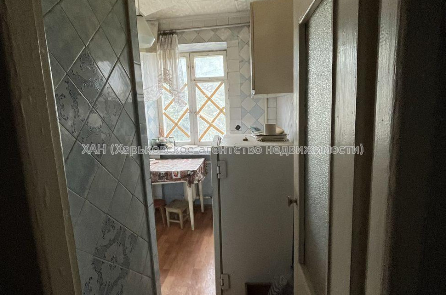 Продам квартиру, 23 Августа ул. , 3 кім., 56 м², советский ремонт 