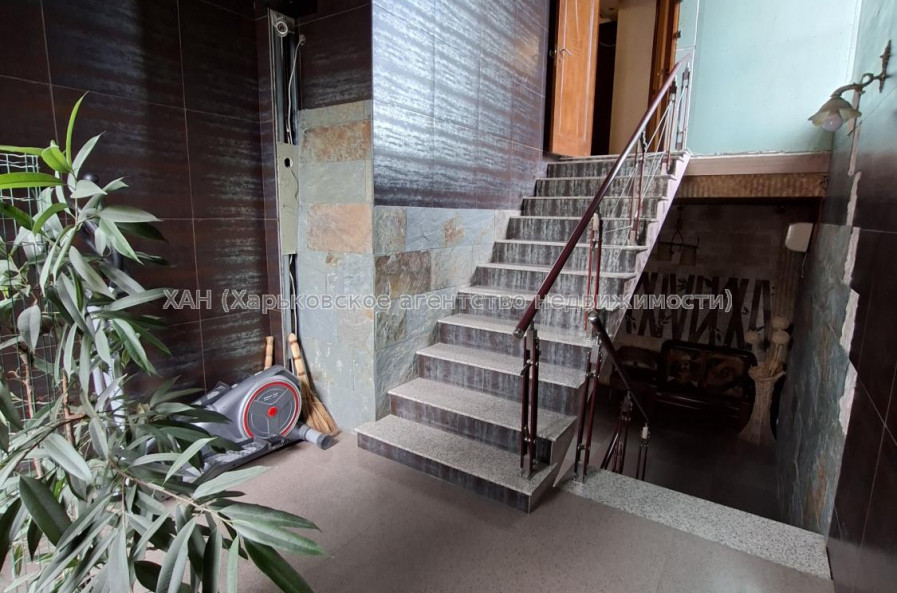Сдам нежилую недвижимость, офис в офисном центре , 4  ком., 70 м², капитальный ремонт 